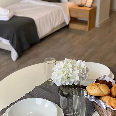 Hello Budget Free Parking & Wifi *