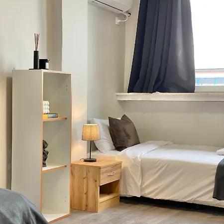 Hello Budget Free Parking & Wifi Apartment *