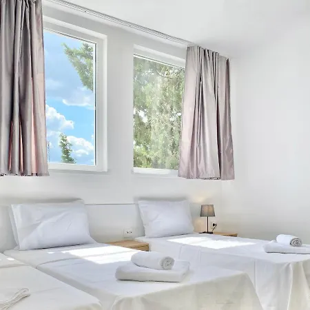 Hello Budget Free Parking & Wifi *