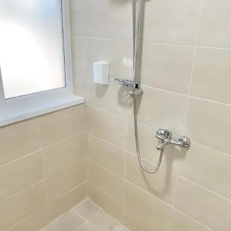 Hello Budget Free Parking & Wifi Appartement *