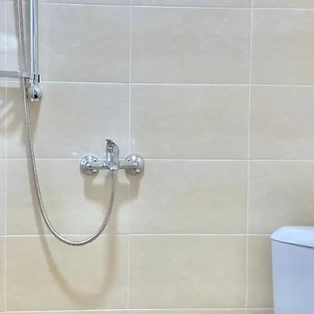 Hello Budget Free Parking & Wifi *