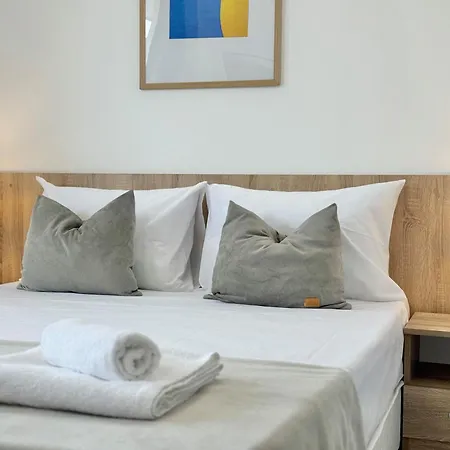 Hello Budget Free Parking & Wifi