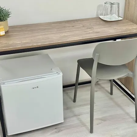 Hello Budget Free Parking & Wifi *