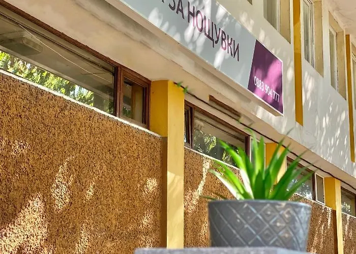 Hello Budget Free Parking & Wifi Апартамент *