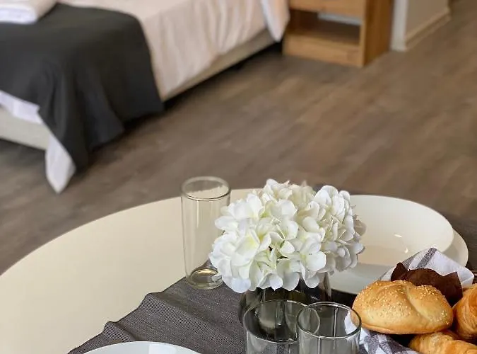 Hello Budget Free Parking & Wifi *