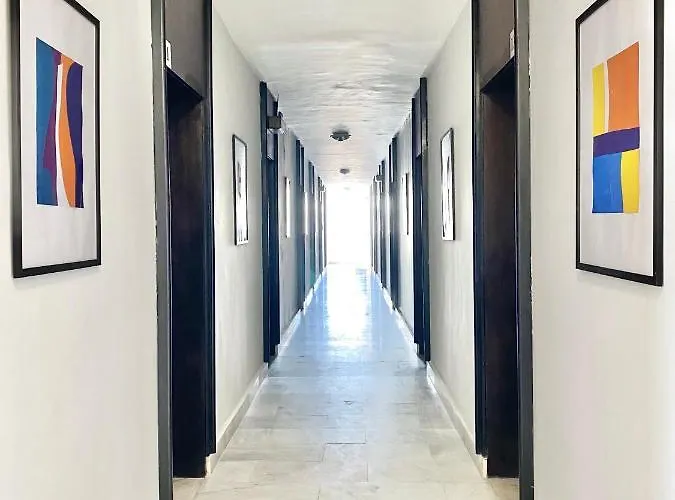 Апартамент Hello Budget Free Parking & Wifi *