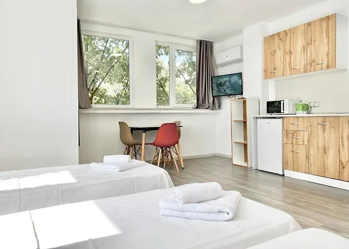 Апартамент Hello Budget Free Parking & Wifi