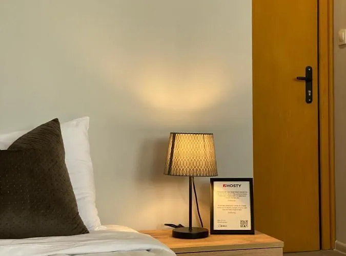 Апартамент Hello Budget Free Parking & Wifi