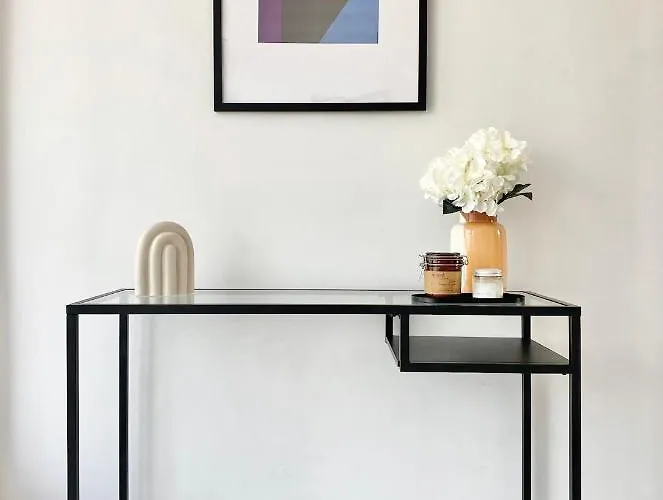 Апартамент Hello Budget Free Parking & Wifi