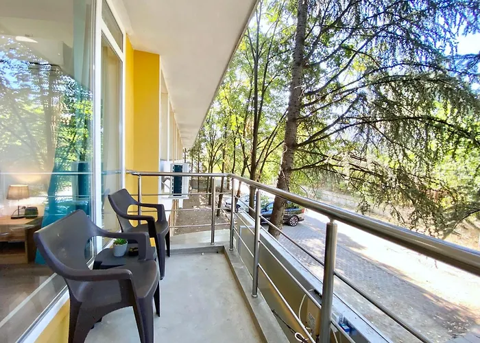 Апартамент Hello Budget Free Parking & Wifi