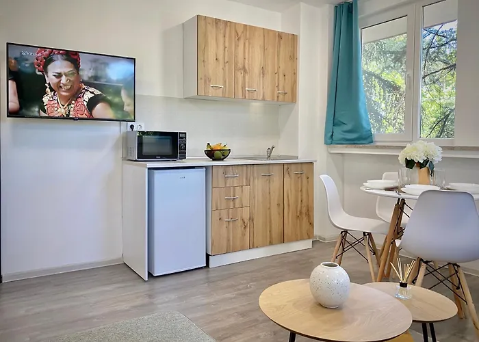 Апартамент Hello Budget Free Parking & Wifi