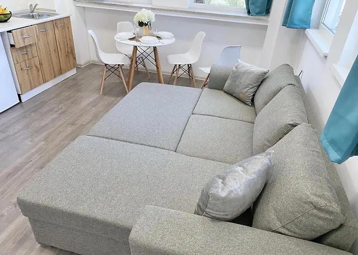 Апартамент Hello Budget Free Parking & Wifi *