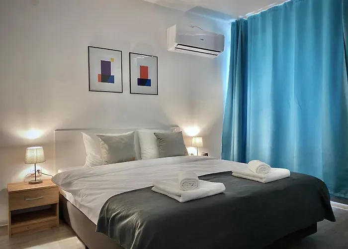 Hello Budget Free Parking & Wifi