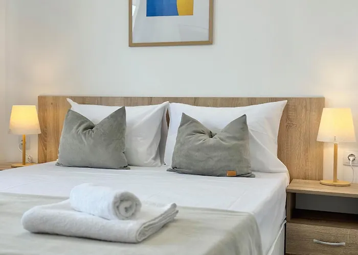 Hello Budget Free Parking & Wifi